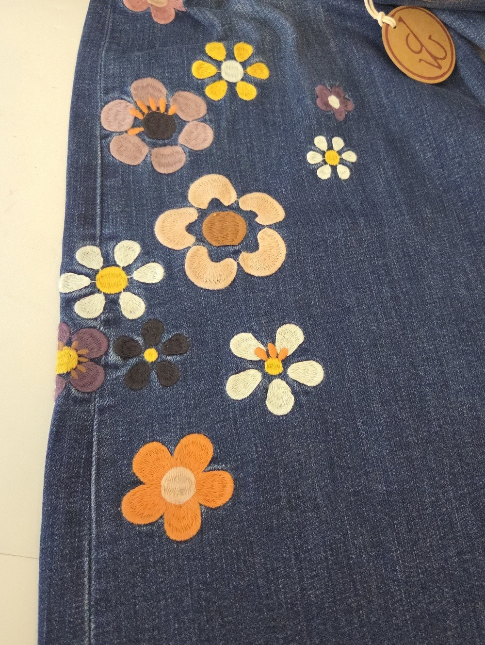 Driftwood Carlie Wide Leg Embroidered Retro Flower Womens Denim Jeans Size 12NWT - Picture 3 of 12